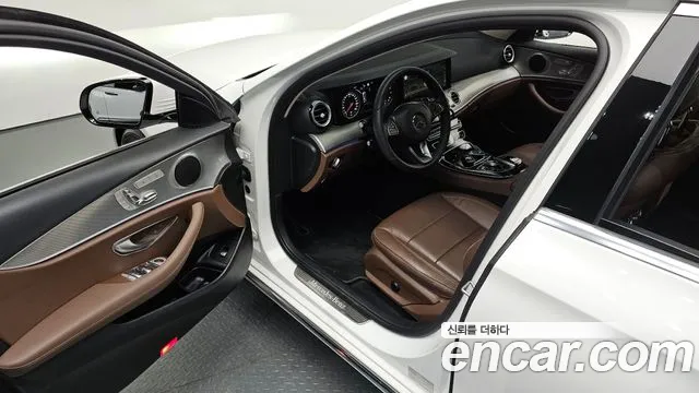 2018 Mercedes-Benz E-Class W213 E200 Avantgarde Sold VIN WDDZF4CB5JA395353 – front exterior 2018 Mercedes-Benz E-Class W213 E200 Avantgarde Sold VIN WDDZF4CB5JA395353 – front exterior