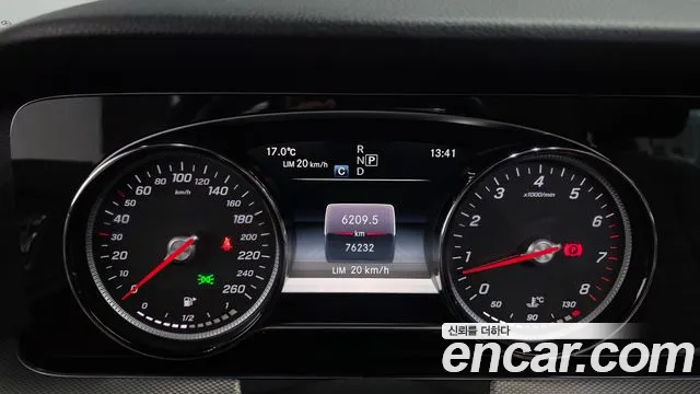 2018 Mercedes-Benz E-Class W213 E200 Avantgarde Sold VIN WDDZF4CB5JA420851 – front exterior