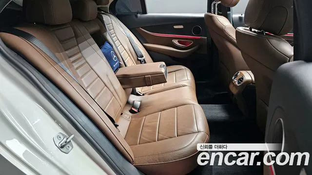 2017 Mercedes-Benz E-Class W213 E200 Avantgarde Sold VIN WDDZF4CBXHA263022 – photo 23
