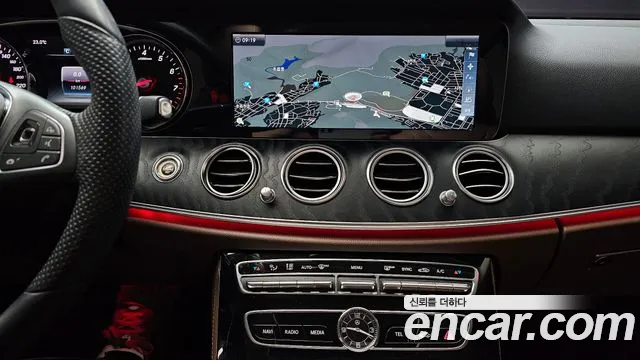 2017 Mercedes-Benz E-Class W213 E200 Avantgarde Sold VIN WDDZF4CBXHA263022 – photo 29