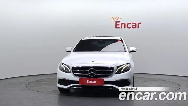 2020 Mercedes-Benz E-Class W213 E250 Avantgarde Sold VIN WDDZF4FB4LA740984 – front exterior