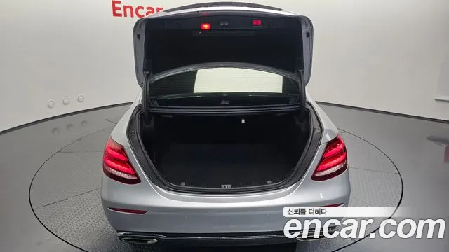2018 Mercedes-Benz E-Class W213 E300 Exclusive Sold VIN WDDZF4JB1JA403581 – photo 13