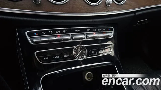2018 Mercedes-Benz E-Class W213 E300 Exclusive Sold VIN WDDZF4JB1JA403581 – photo 14