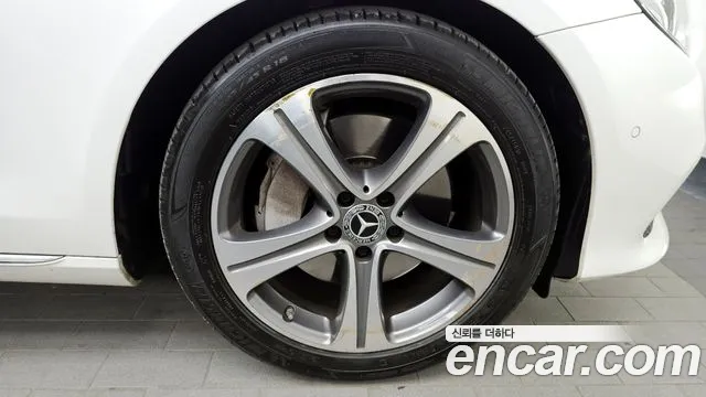 2019 Mercedes-Benz E-Class W213 E300 Avantgarde Sold VIN WDDZF4JB1KA535287 – side profile
