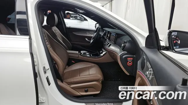 2019 Mercedes-Benz E-Class W213 E300 Avantgarde Sold VIN WDDZF4JB1KA535287 – photo 14