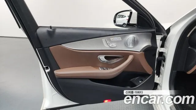 2018 Mercedes-Benz E-Class W213 E300 AMG Line Sold VIN WDDZF4JB2JA337090 – photo 32