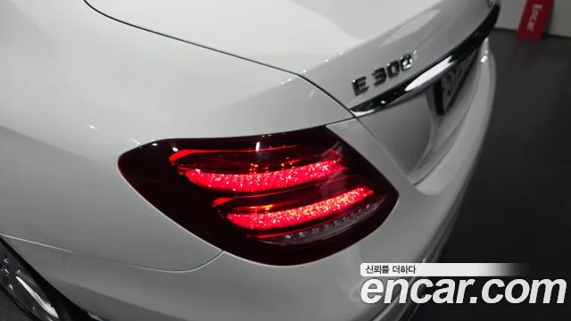 2019 Mercedes-Benz E-Class W213 E300 Exclusive Sold VIN WDDZF4JB2KA634071 – dashboard