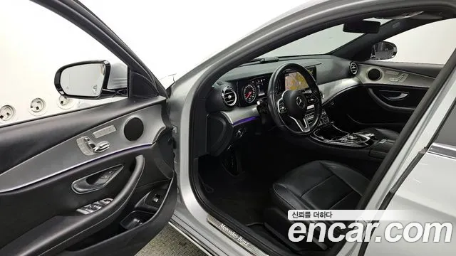 2019 Mercedes-Benz E-Class W213 E300 Avantgarde Sold VIN WDDZF4JB2KA695260 – side profile 2019 Mercedes-Benz E-Class W213 E300 Avantgarde Sold VIN WDDZF4JB2KA695260 – side profile