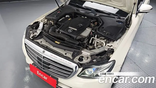 2018 Mercedes-Benz E-Class W213 E300 Exclusive Sold VIN WDDZF4JB3JA404165 – engine bay