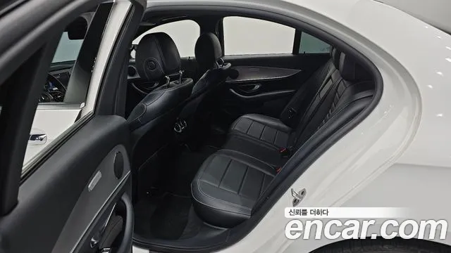 2019 Mercedes-Benz E-Class W213 E300 Avantgarde Sold VIN WDDZF4JB4KA546302 – photo 12