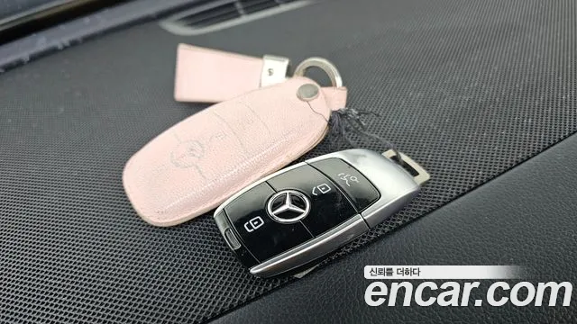 2019 Mercedes-Benz E-Class W213 E300 Avantgarde Sold VIN WDDZF4JB4KA546302 – photo 17