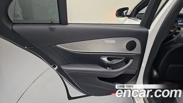 2019 Mercedes-Benz E-Class W213 E300 Avantgarde Sold VIN WDDZF4JB4KA546302 – photo 24