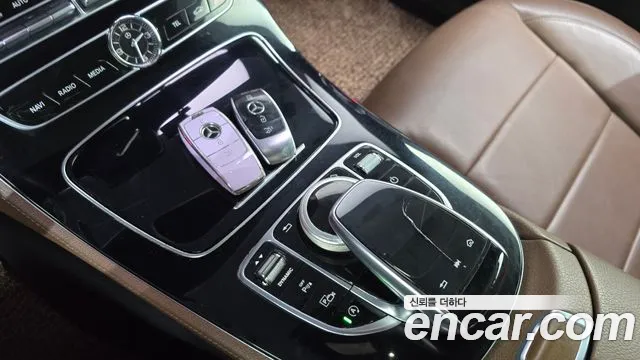 2019 Mercedes-Benz E-Class W213 E300 Avantgarde Sold VIN WDDZF4JB6KA542865 – photo 17