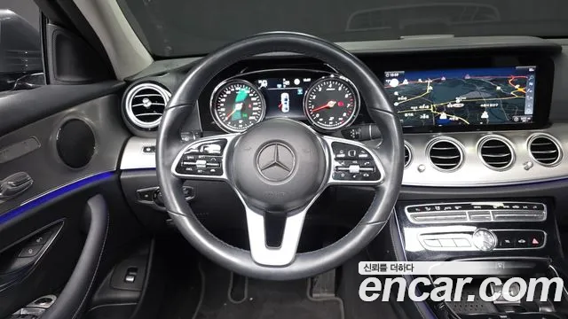 2019 Mercedes-Benz E-Class W213 E300 Avantgarde Sold VIN WDDZF4JB7KA696405 – dashboard