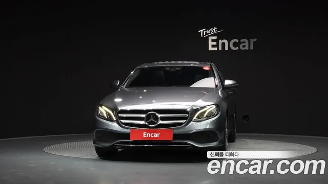 2019 Mercedes-Benz E-Class W213 E300 Avantgarde Sold VIN WDDZF4JB7KA696405 – exterior detail