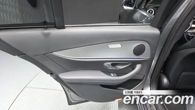 2019 Mercedes-Benz E-Class W213 E300 Avantgarde Sold VIN WDDZF4JB7KA696405 – odometer reading