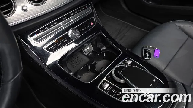 2019 Mercedes-Benz E-Class W213 E300 Avantgarde Sold VIN WDDZF4JB7KA696405 – photo 11
