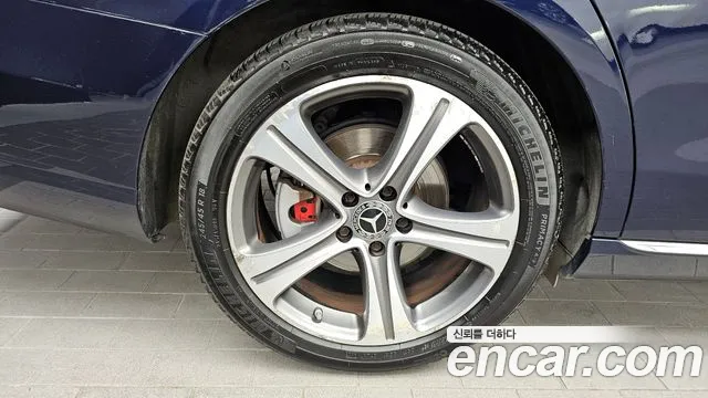 2019 Mercedes-Benz E-Class W213 E300 Avantgarde VIN WDDZF4JB9KA555495