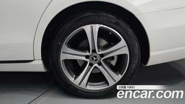 2019 Mercedes-Benz E-Class W213 E300 Avantgarde Sold VIN WDDZF4JB9KA698950 – photo 23 2019 Mercedes-Benz E-Class W213 E300 Avantgarde Sold VIN WDDZF4JB9KA698950 – photo 23