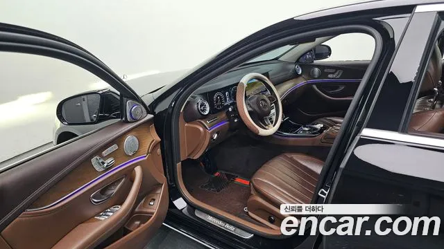 2018 Mercedes-Benz E-Class W213 E300 4MATIC Exclusive Sold VIN WDDZF4KB0JA382785 – dashboard