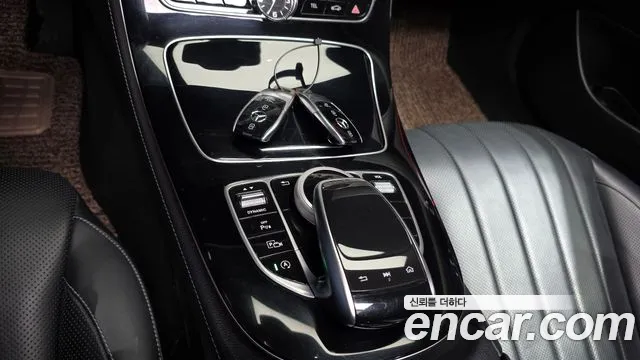 2019 Mercedes-Benz E-Class W213 E300 4MATIC Exclusive Sold VIN WDDZF4KB0KA495055 – rear exterior 2019 Mercedes-Benz E-Class W213 E300 4MATIC Exclusive Sold VIN WDDZF4KB0KA495055 – rear exterior