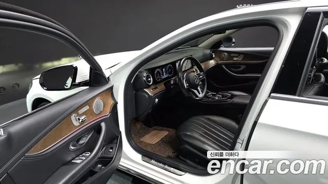 2019 Mercedes-Benz E-Class W213 E300 4MATIC Exclusive Sold VIN WDDZF4KB0KA495055 – engine bay 2019 Mercedes-Benz E-Class W213 E300 4MATIC Exclusive Sold VIN WDDZF4KB0KA495055 – engine bay