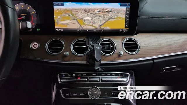 2019 Mercedes-Benz E-Class W213 E300 4MATIC Exclusive Sold VIN WDDZF4KB0KA624265 – photo 19