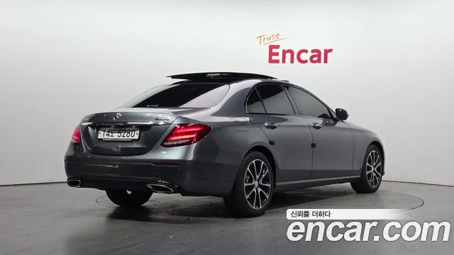 2017 Mercedes-Benz E-Class W213 E300 4matic Avnatgarde Sold VIN WDDZF4KB1HA183562 – front exterior