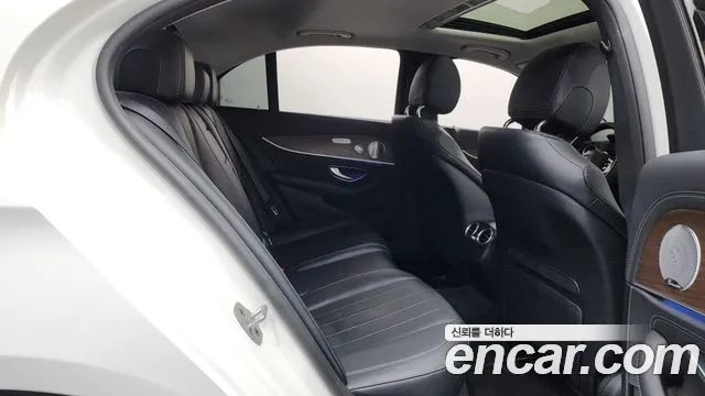 2019 Mercedes-Benz E-Class W213 E300 4MATIC Exclusive Sold VIN WDDZF4KB1KA498417 – side profile