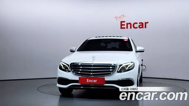 2019 Mercedes-Benz E-Class W213 E300 4MATIC Exclusive Sold VIN WDDZF4KB1KA498417 – engine bay