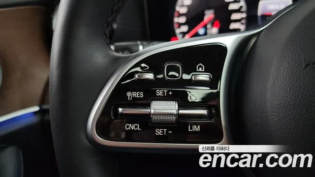2019 Mercedes-Benz E-Class W213 E300 4MATIC Exclusive Sold VIN WDDZF4KB1KA498417 – exterior detail