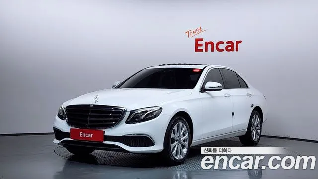 2019 Mercedes-Benz E-Class W213 E300 4MATIC Exclusive Sold VIN WDDZF4KB1KA498417 – trunk area