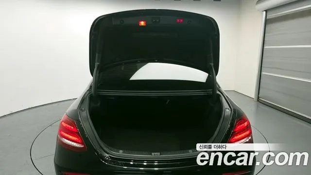 2018 Mercedes-Benz E-Class W213 E300 4MATIC Exclusive Sold VIN WDDZF4KB2JA334608 – photo 13