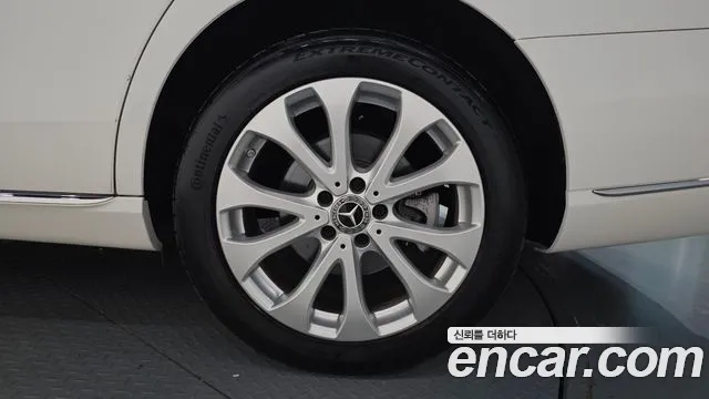 2019 Mercedes-Benz E-Class W213 E300 4MATIC Exclusive Sold VIN WDDZF4KB2KA566787 – side profile