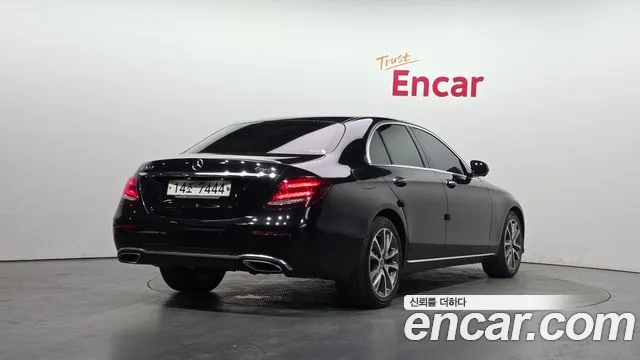 2019 Mercedes-Benz E-Class W213 E300 4MATIC Avnatgarde Sold VIN WDDZF4KB4KA503206 – rear exterior