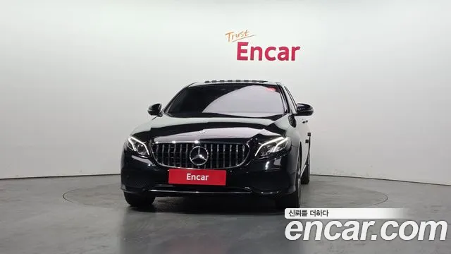 2019 Mercedes-Benz E-Class W213 E300 4MATIC Avnatgarde Sold VIN WDDZF4KB4KA503206 – interior seats