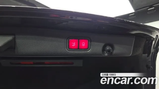 2019 Mercedes-Benz E-Class W213 E300 4MATIC Avnatgarde Sold VIN WDDZF4KB4KA503206 – trunk area