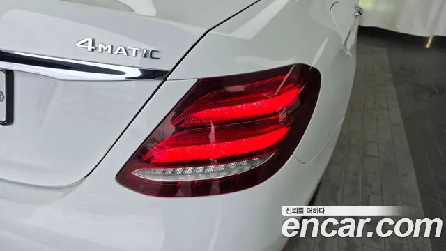 2019 Mercedes-Benz E-Class W213 E300 4MATIC Avnatgarde Sold VIN WDDZF4KB4KA654742 – interior seats
