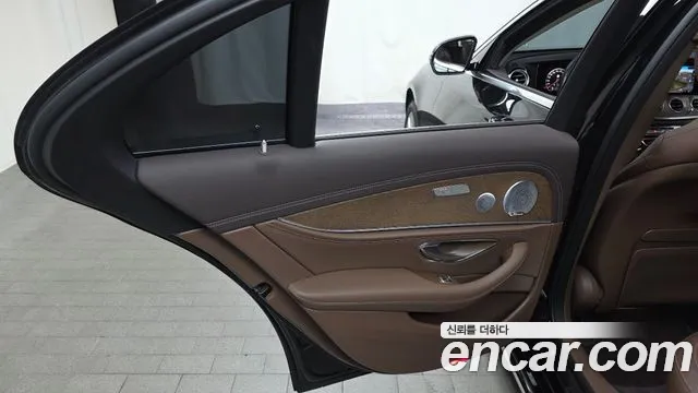 2019 Mercedes-Benz E-Class W213 E300 4MATIC Exclusive Sold VIN WDDZF4KB4KA668107 – dashboard