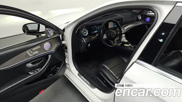 2020 Mercedes-Benz E-Class W213 E300 4MATIC AMG Line Sold VIN WDDZF4KB4LA707280 – trunk area