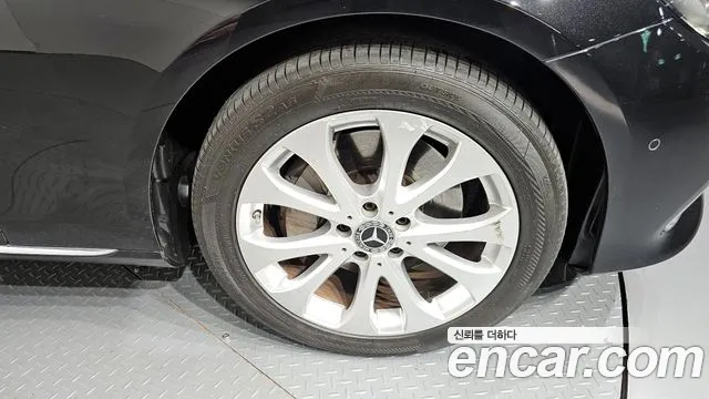 2020 Mercedes-Benz E-Class W213 E300 4matic Exclusive Sold VIN WDDZF4KB6LA712044 – front exterior