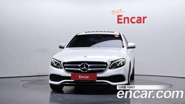 2019 Mercedes-Benz E-Class W213 E300 4MATIC Avnatgarde Sold VIN WDDZF4KB7KA539956 – interior seats