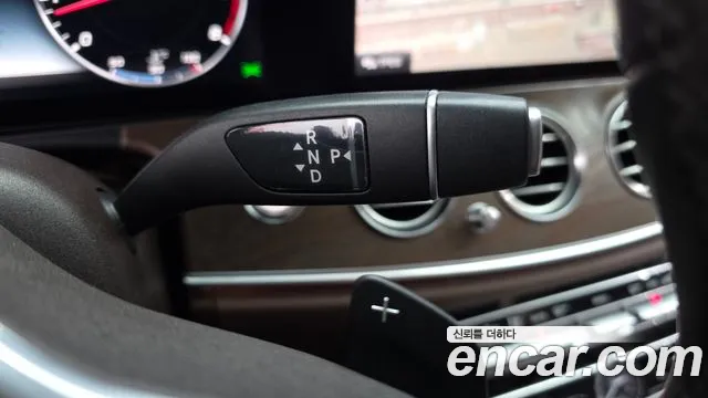 2019 Mercedes-Benz E-Class W213 E300 4MATIC Exclusive Sold VIN WDDZF4KB7KA619984 – engine bay