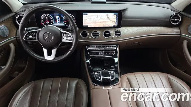 2019 Mercedes-Benz E-Class W213 E300 4MATIC Exclusive Sold VIN WDDZF4KB7KA619984 – exterior detail