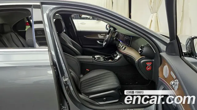 2019 Mercedes-Benz E-Class W213 E300 4MATIC Exclusive Sold VIN WDDZF4KB7KA652872 – interior seats