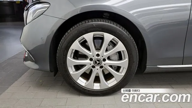 2019 Mercedes-Benz E-Class W213 E300 4MATIC Exclusive Sold VIN WDDZF4KB7KA652872 – photo 11