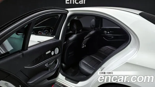 2019 Mercedes-Benz E-Class W213 E300 4MATIC Avnatgarde Sold VIN WDDZF4KB7KA658767 – dashboard