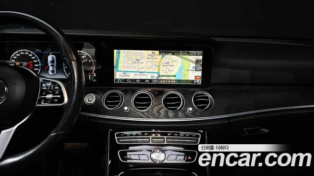 2019 Mercedes-Benz E-Class W213 E300 4MATIC Avnatgarde Sold VIN WDDZF4KB7KA658767 – trunk area