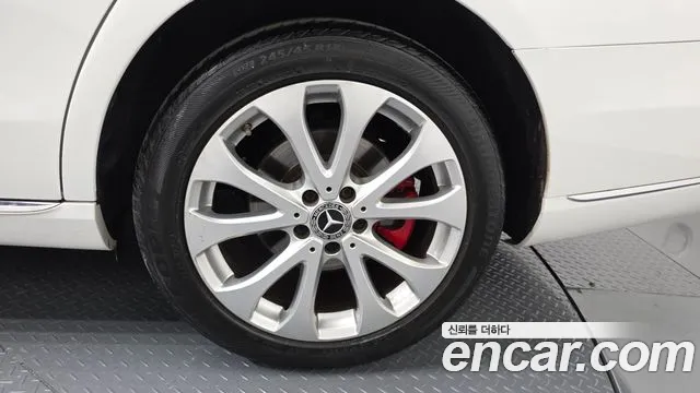 2019 Mercedes-Benz E-Class W213 E300 4MATIC Exclusive Sold VIN WDDZF4KB7KA663743 – photo 14