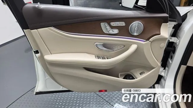 2019 Mercedes-Benz E-Class W213 E300 4MATIC Exclusive Sold VIN WDDZF4KB7KA663743 – photo 19